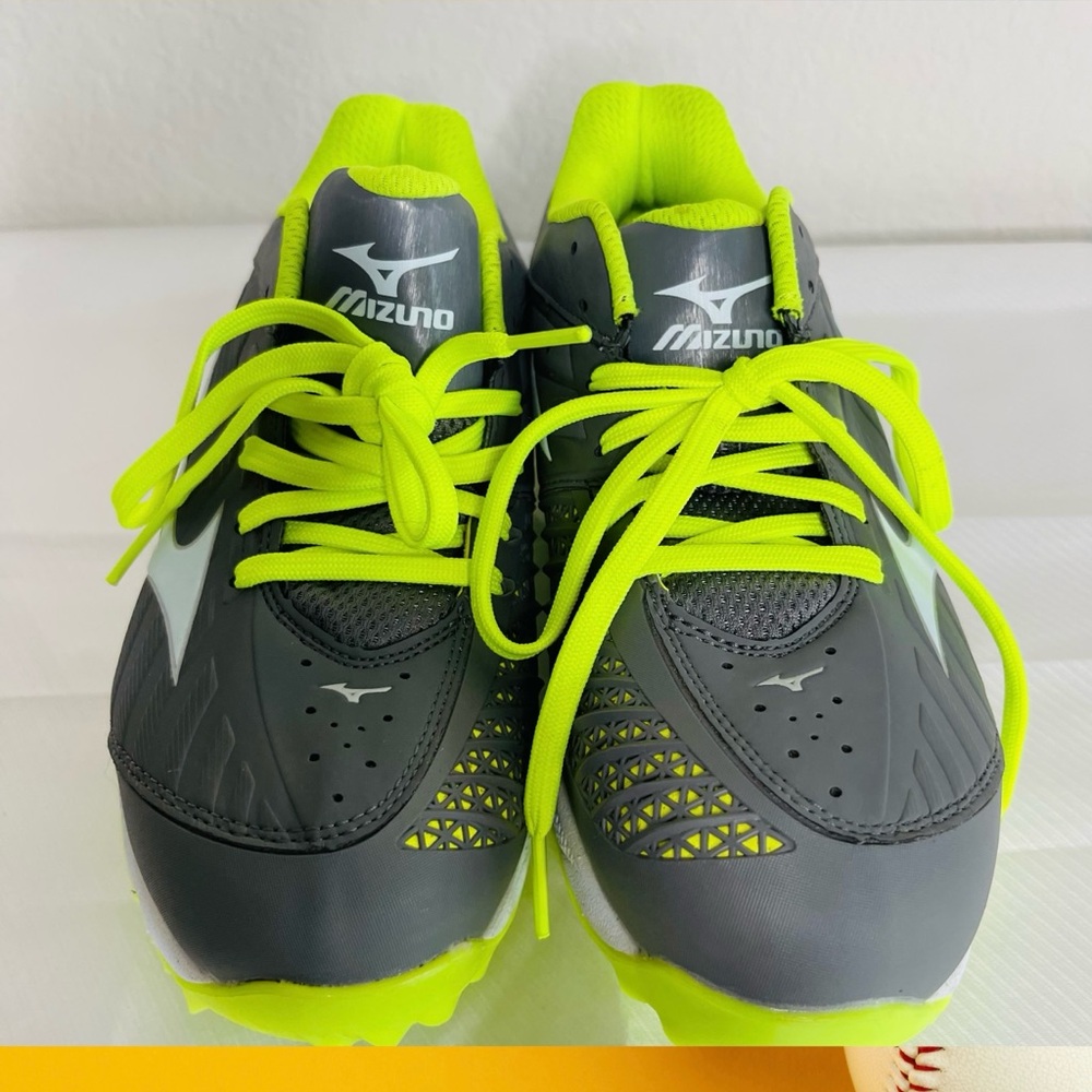 Mizuno Women's 9-Spike Advanced Sweep 3 Softball Cleat - Size 8.5 - Picture 3 of 7